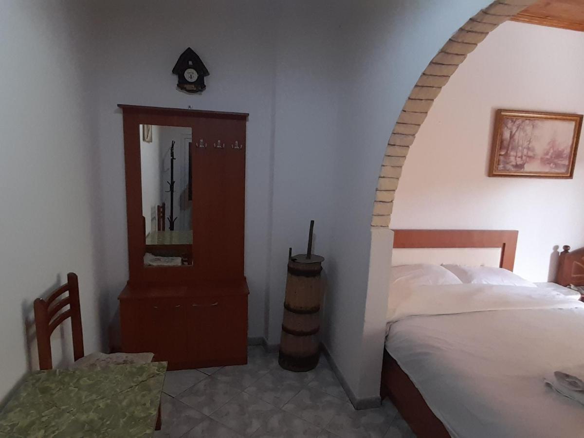 Appartement Honey-House “Kastrioti” à Përmet Extérieur photo